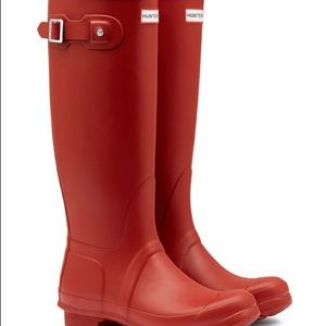 Red Hunter Boots Sz 5 like new
